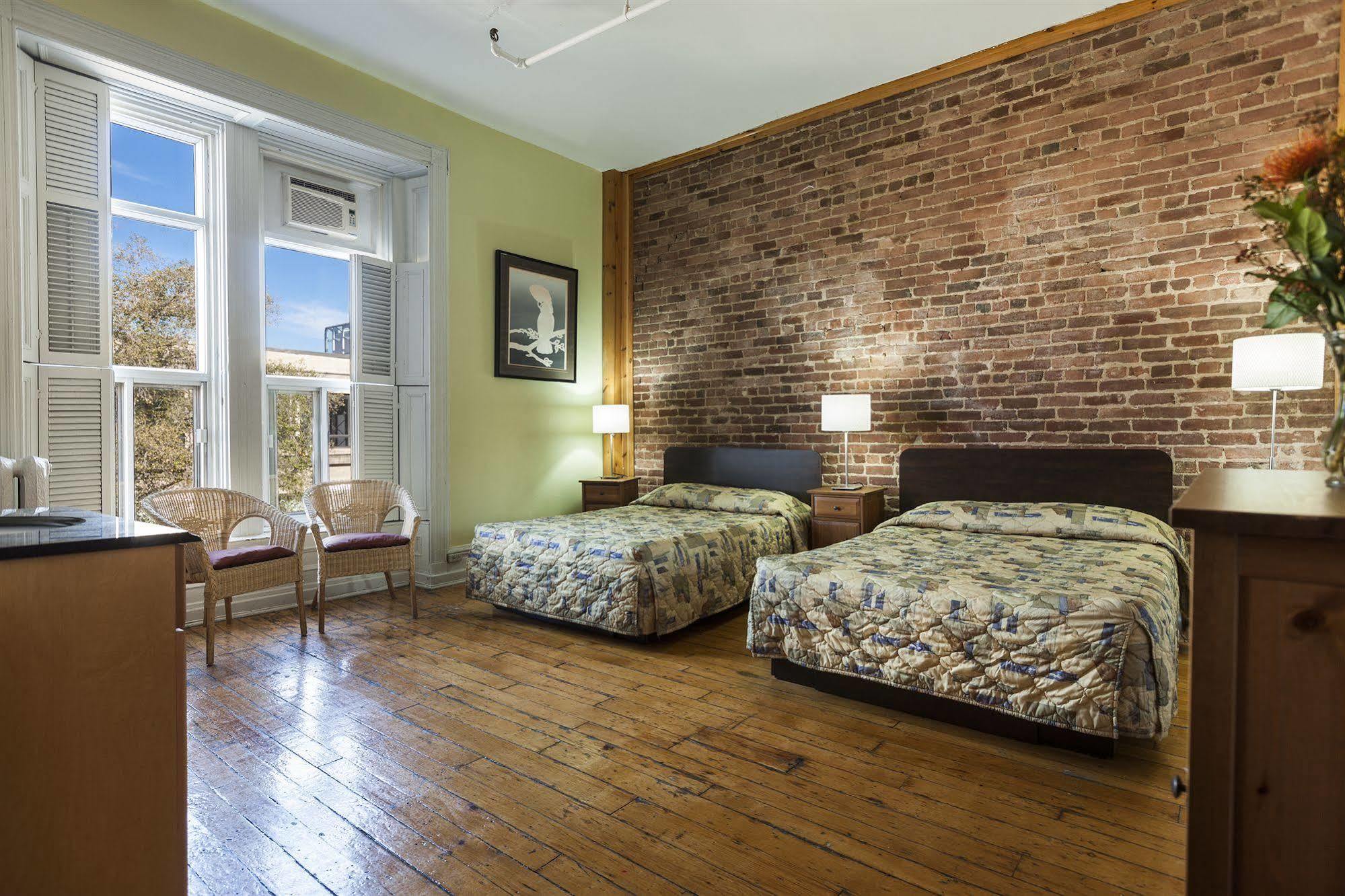 Hotel Abri Du Voyageur Montréal Buitenkant foto