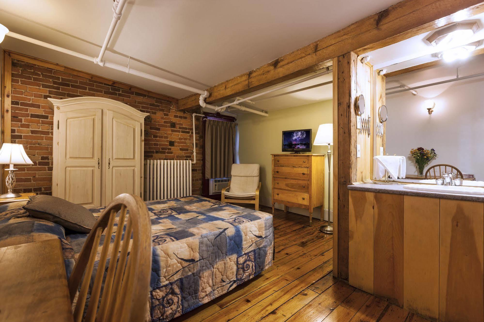 Hotel Abri Du Voyageur Montréal Buitenkant foto