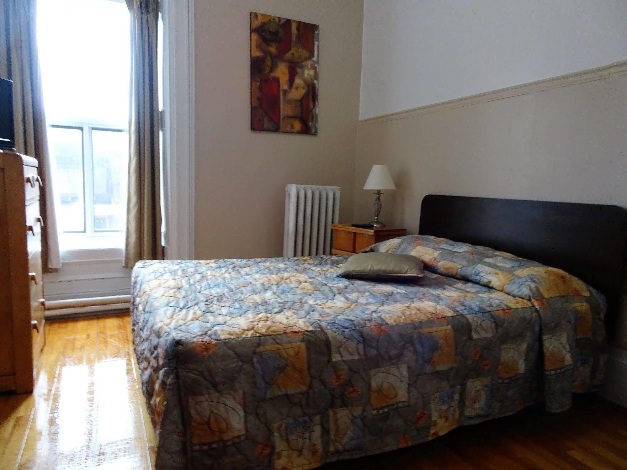 Hotel Abri Du Voyageur Montréal Buitenkant foto